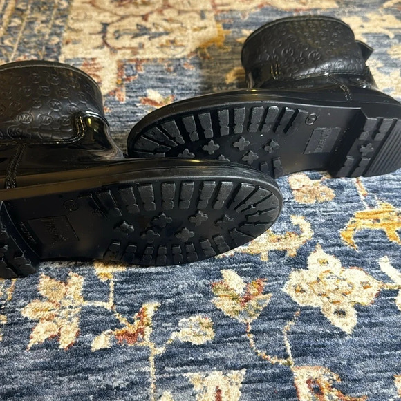 MK Michael Kors Designer Women Blakely Logo Embossed Ankle Rain Boot Shoes Blk 7 - Picture 4 of 15